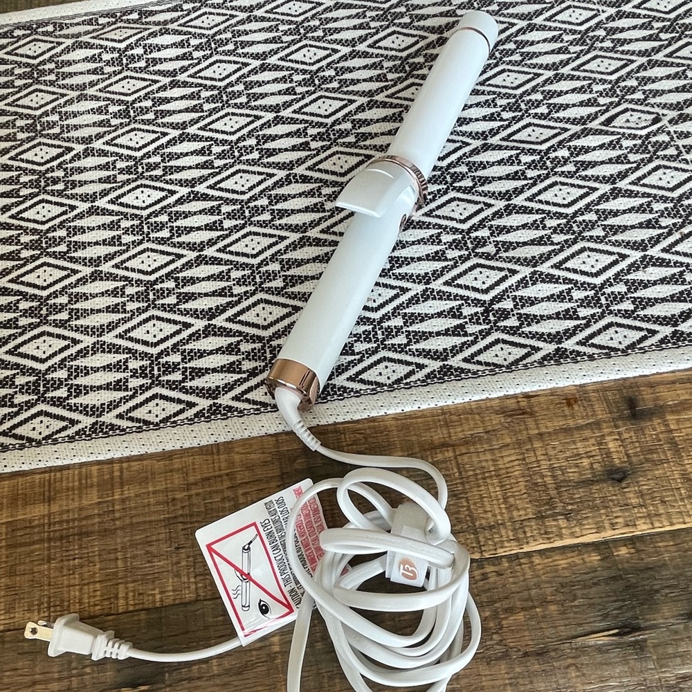 T3 Curl ID Curling Iron 1.25”